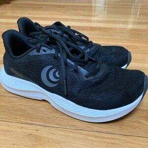 Topo Fly-Lyte 5 Women's size 7 Running, Gym, or Walking Shoes